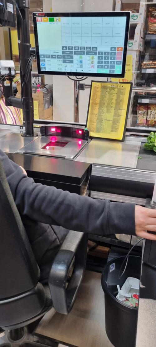 Kassensystem für den Einzelhandel mit Einbauscanner, Kassenschublade, Bondrucker 